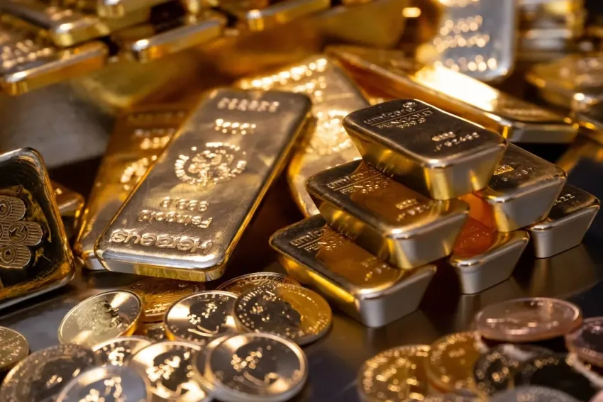 الذهب يرتفع مدعوما بضعف الدولار وتراجع النفط