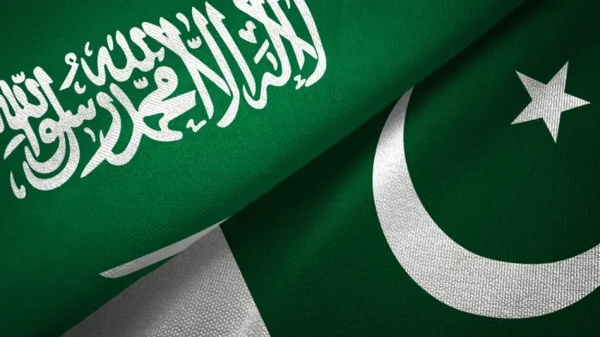 الرياض وإسلام آباد تدفعان نحو استئناف المفاوضات الأمريكية - الإيرانية واحتواء التصعيد