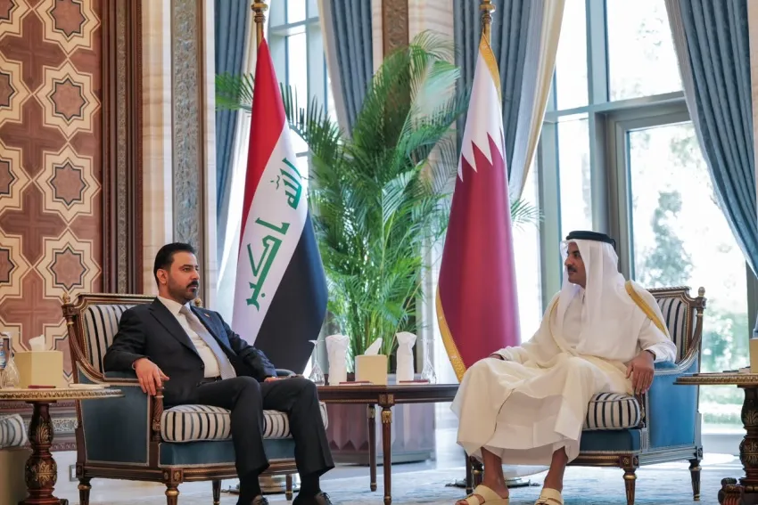 الزيدي يجري مباحثات رسمية مع أمير دولة قطر