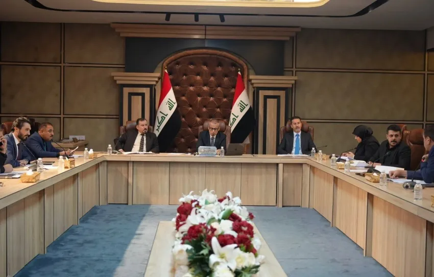 المالية النيابية ترفع قانوني الاقتراض وإجازة الـ 5 سنوات للبرلمان