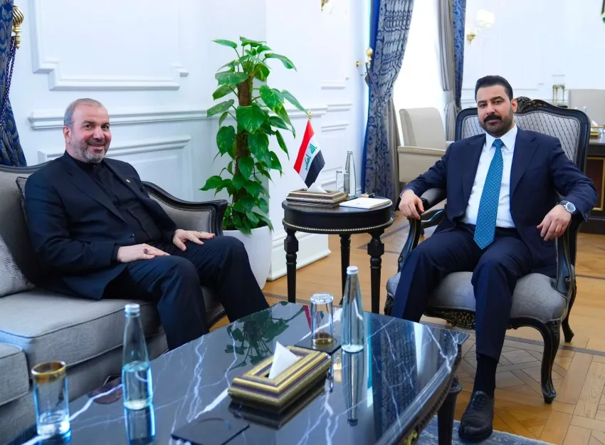 الزيدي يبحث مع السفير الإيراني ملفات زيارته الى طهران نهاية الأسبوع الجاري