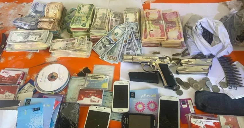 عملية أمنية في الأنبار تطيح بمتهمين بالإرهاب وتضبط أسلحة ووثائق مرتبطة بداعش