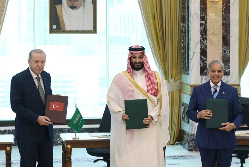 السعودية وتركيا وباكستان توقع "اتفاقية مكة للدفاع المشترك"