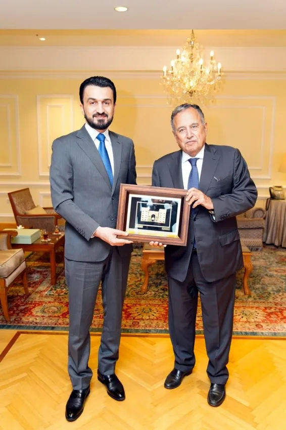 أمين الجامعة العربية يستقبل وزير الاتصالات العراقي ويؤكد أهمية تعزيز التعاون العربي