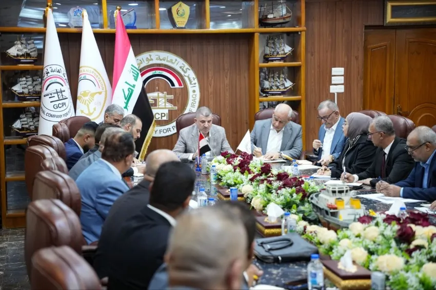 وزير النقل يشدد على رفع كفاءة الموانئ وتطوير قدراتها التجارية