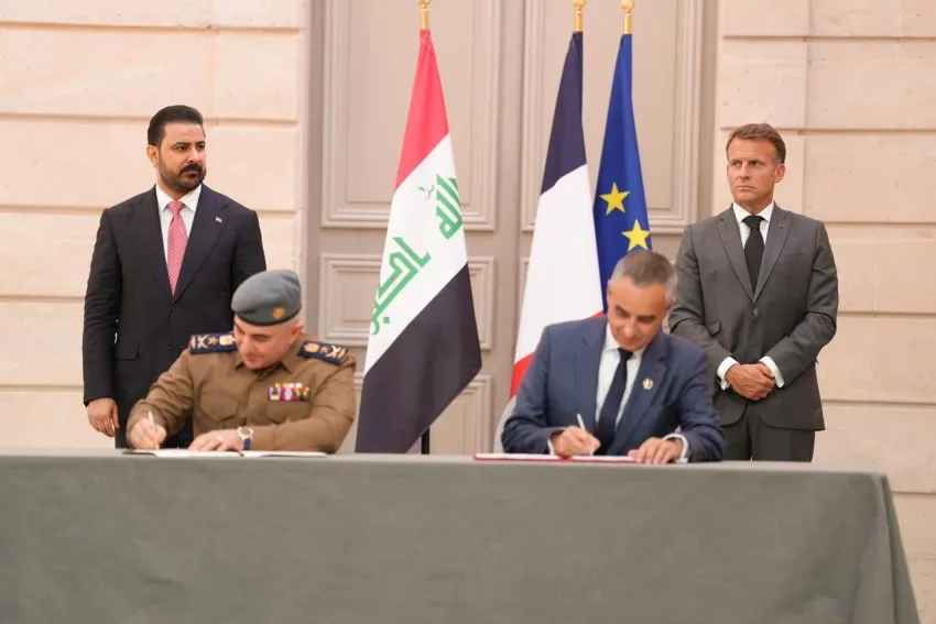 العراق وفرنسا توقعان 6 مذكرات تفاهم في باريس بحضور الزيدي وماكرون